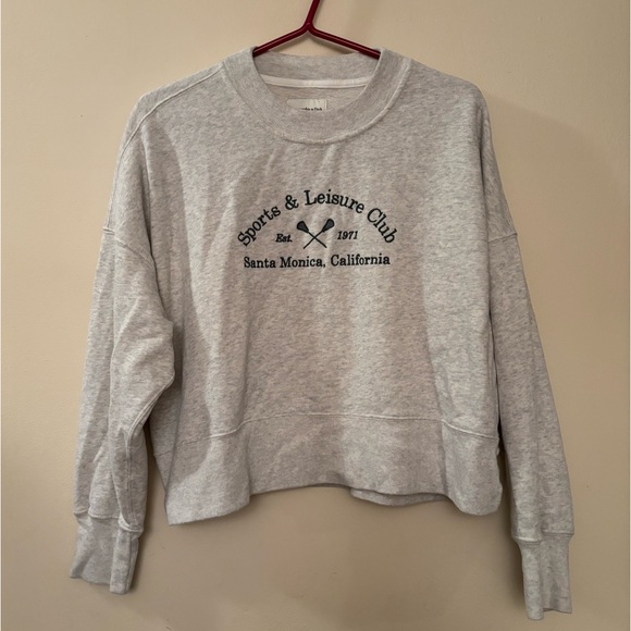Abercrombie crewneck sweater! Size M - Picture 2 of 3